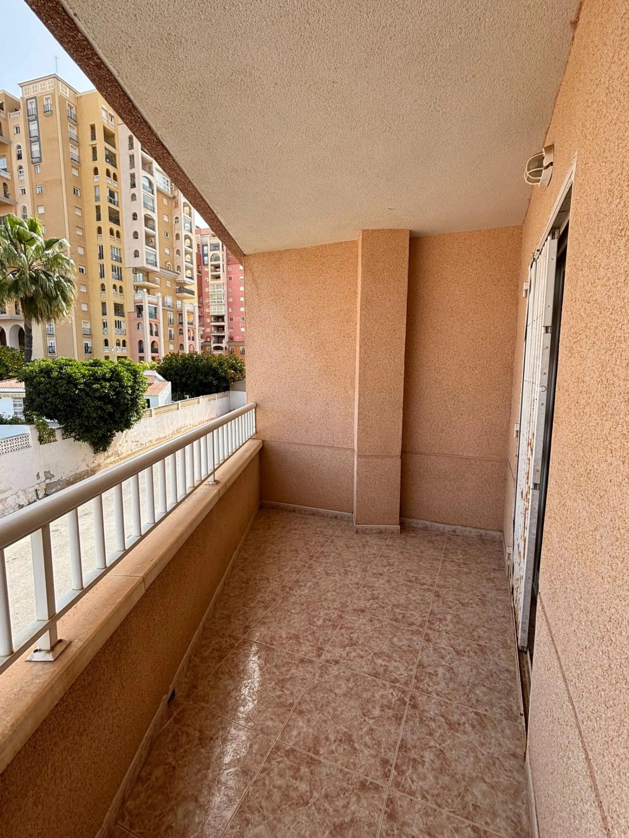 Elegante Apartamento en Playa de los Locos, Torrevieja - Oportunidad Única por €159900