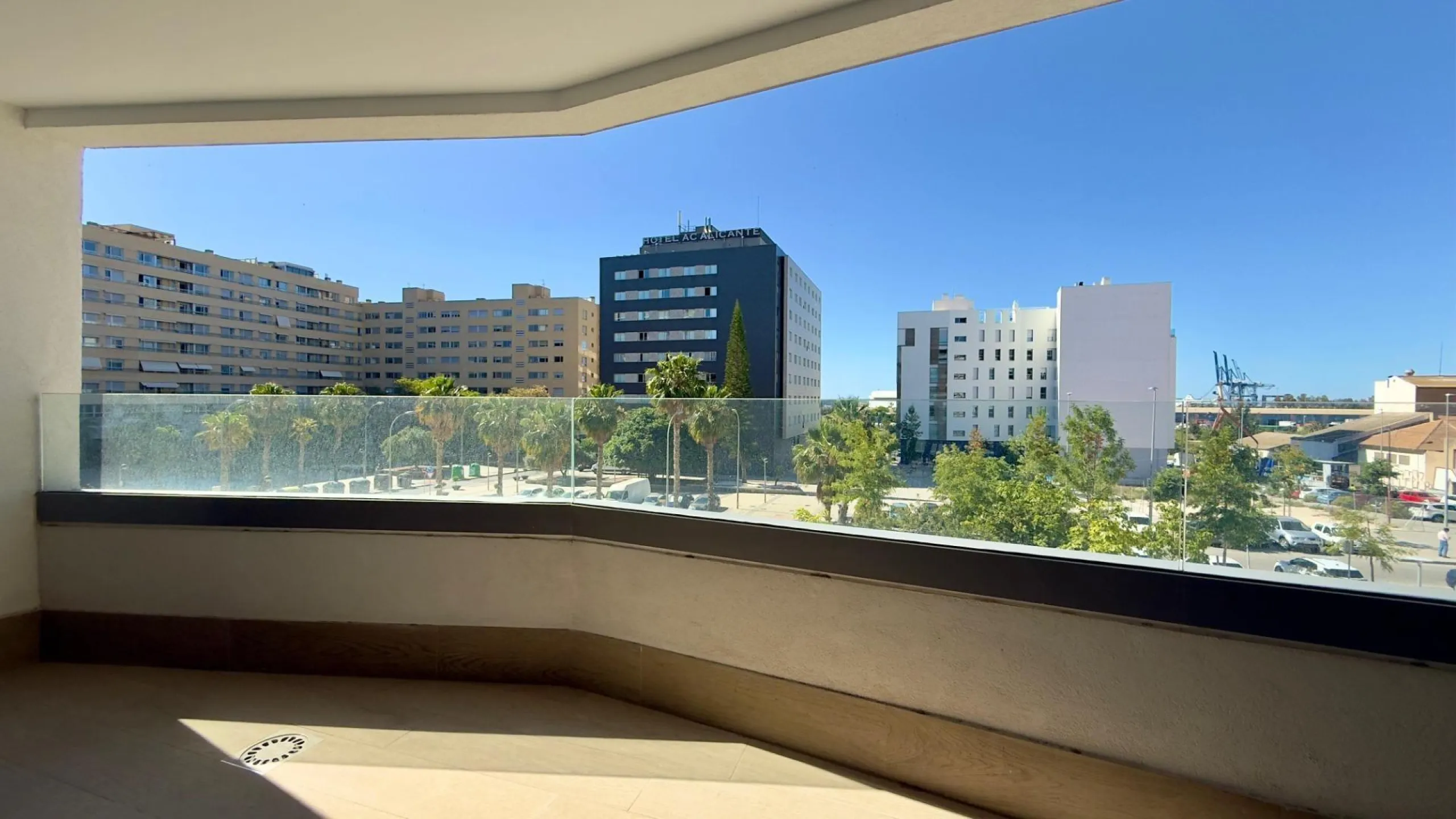 Piso moderno de 3 dormitorios en el centro de Alicante – Residencial Savery