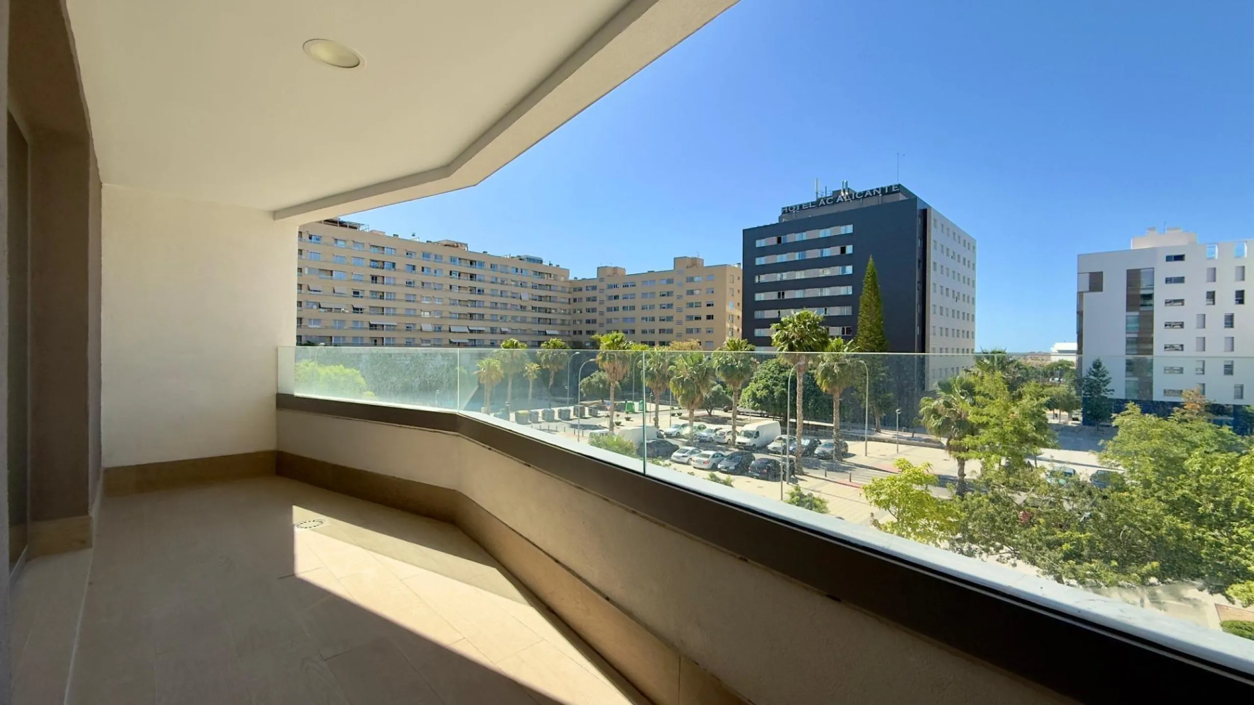 Piso moderno de 3 dormitorios en el centro de Alicante – Residencial Savery