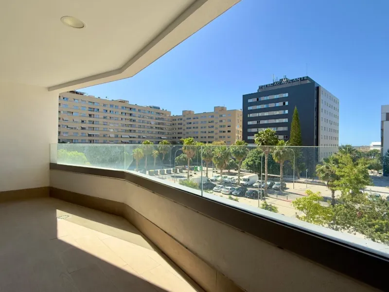 Piso moderno de 3 dormitorios en el centro de Alicante – Residencial Savery