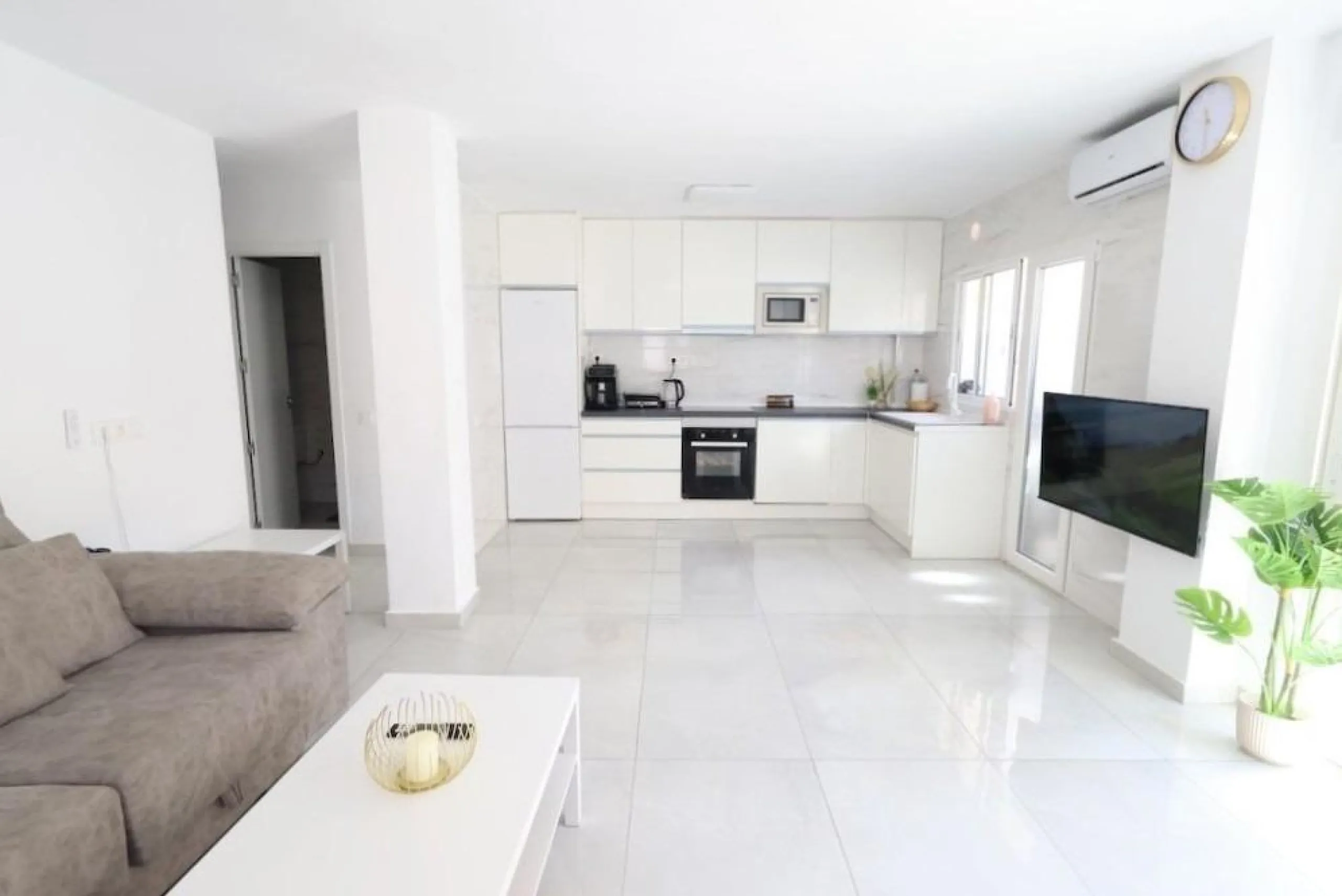 Amplio apartamento reformado a 100m de la playa