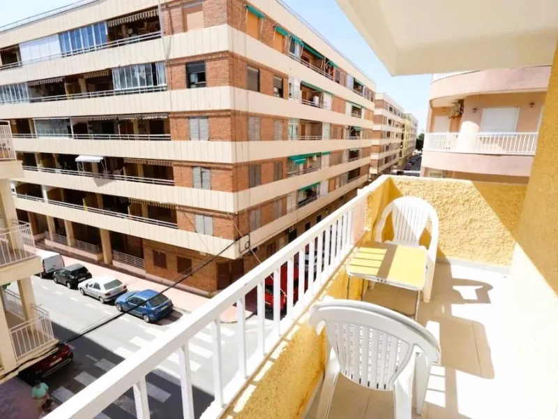 Amplio apartamento reformado a 100m de la playa