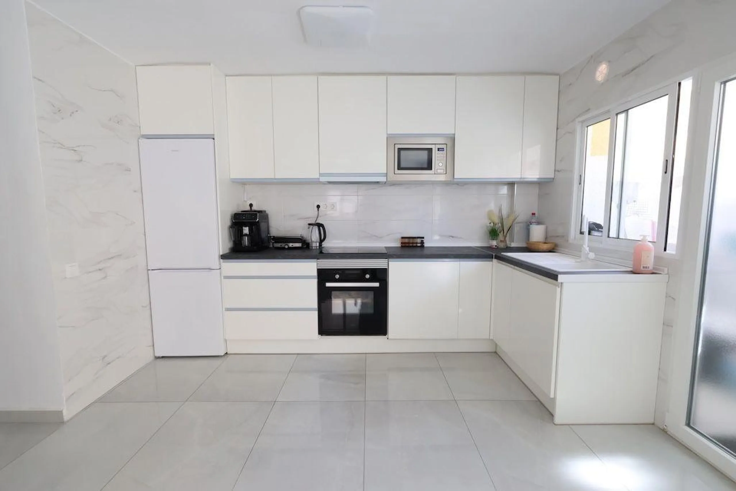 Amplio apartamento reformado a 100m de la playa