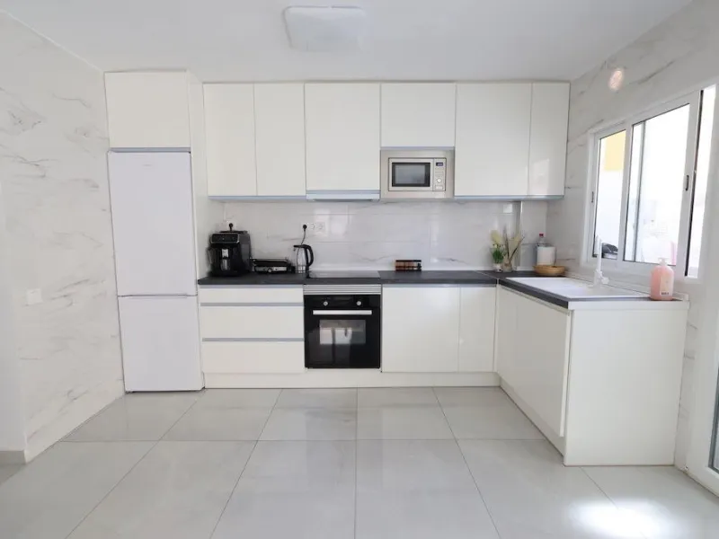 Amplio apartamento reformado a 100m de la playa