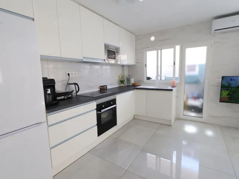 Amplio apartamento reformado a 100m de la playa