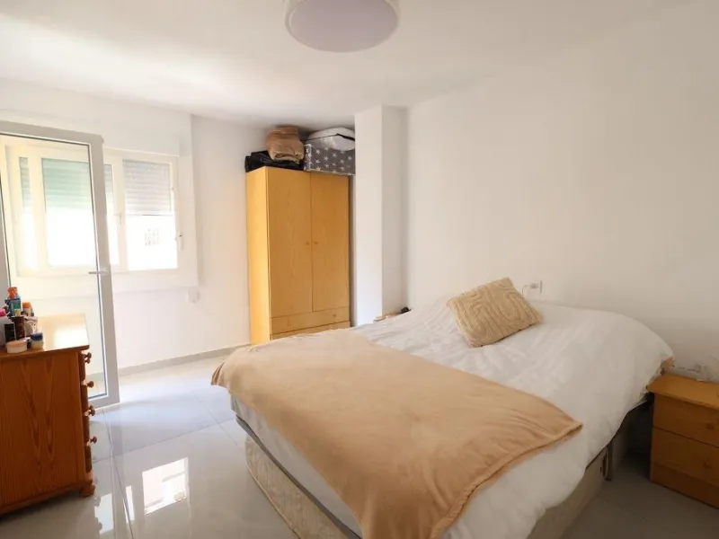 Amplio apartamento reformado a 100m de la playa