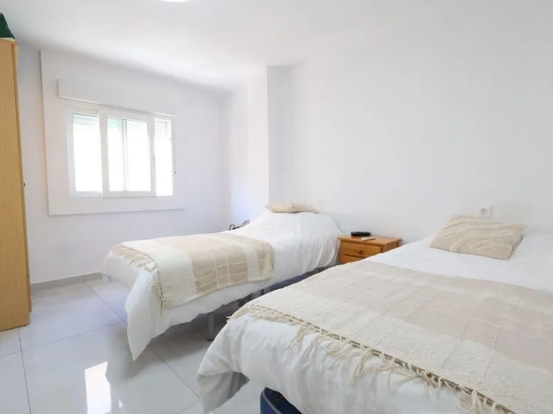Amplio apartamento reformado a 100m de la playa