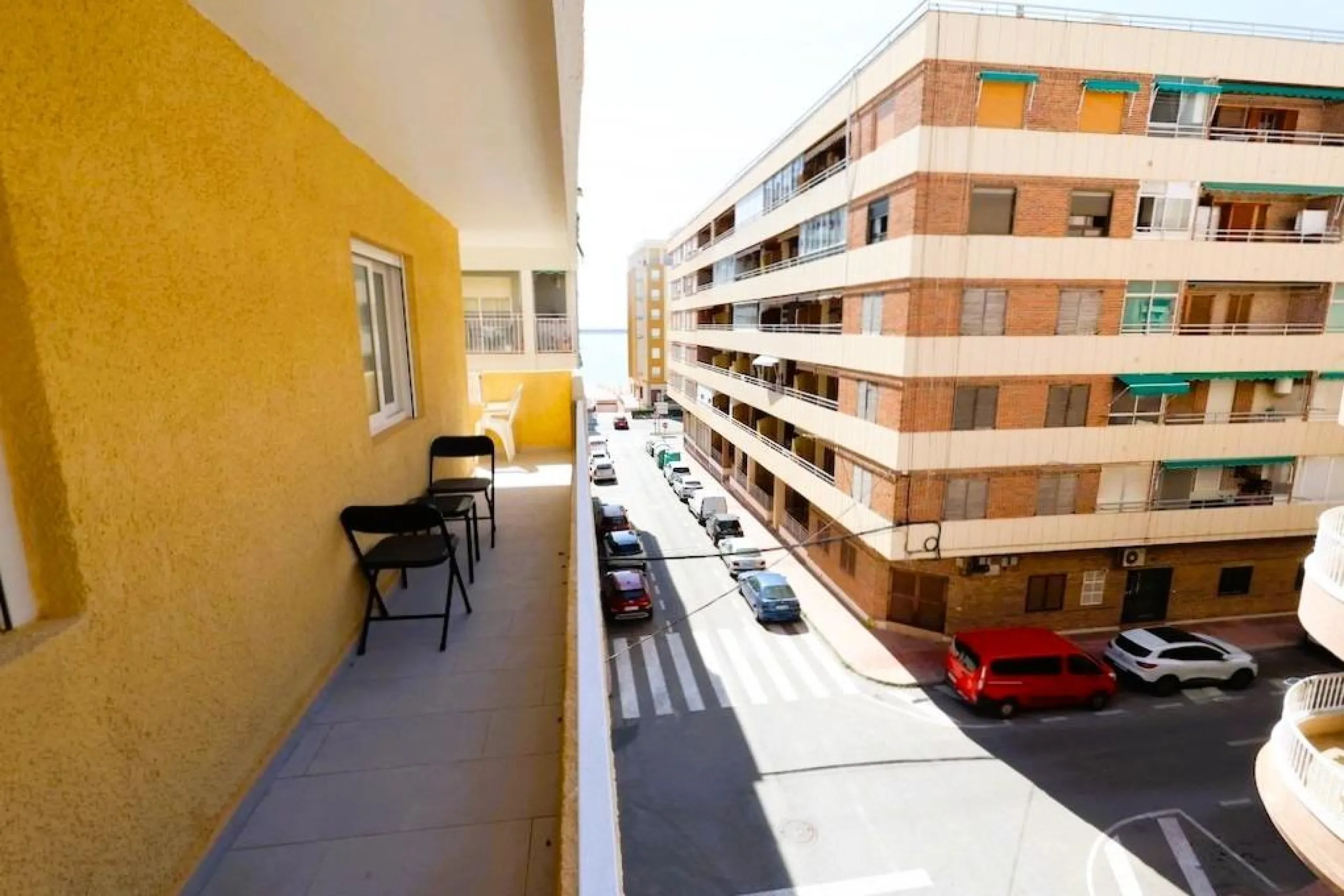 Amplio apartamento reformado a 100m de la playa