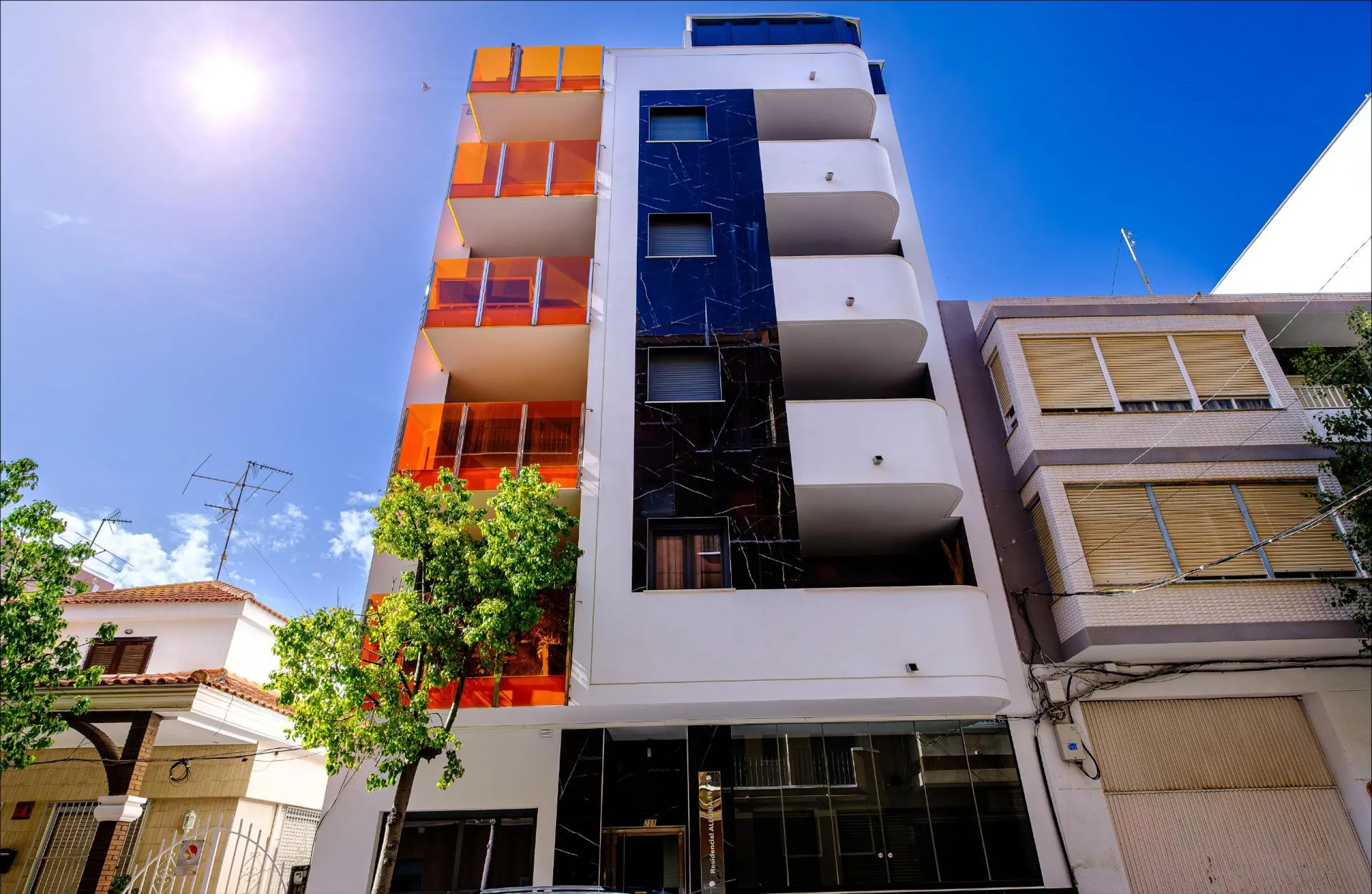 Exclusive Penthouse by the Sea with Two Guest Studios