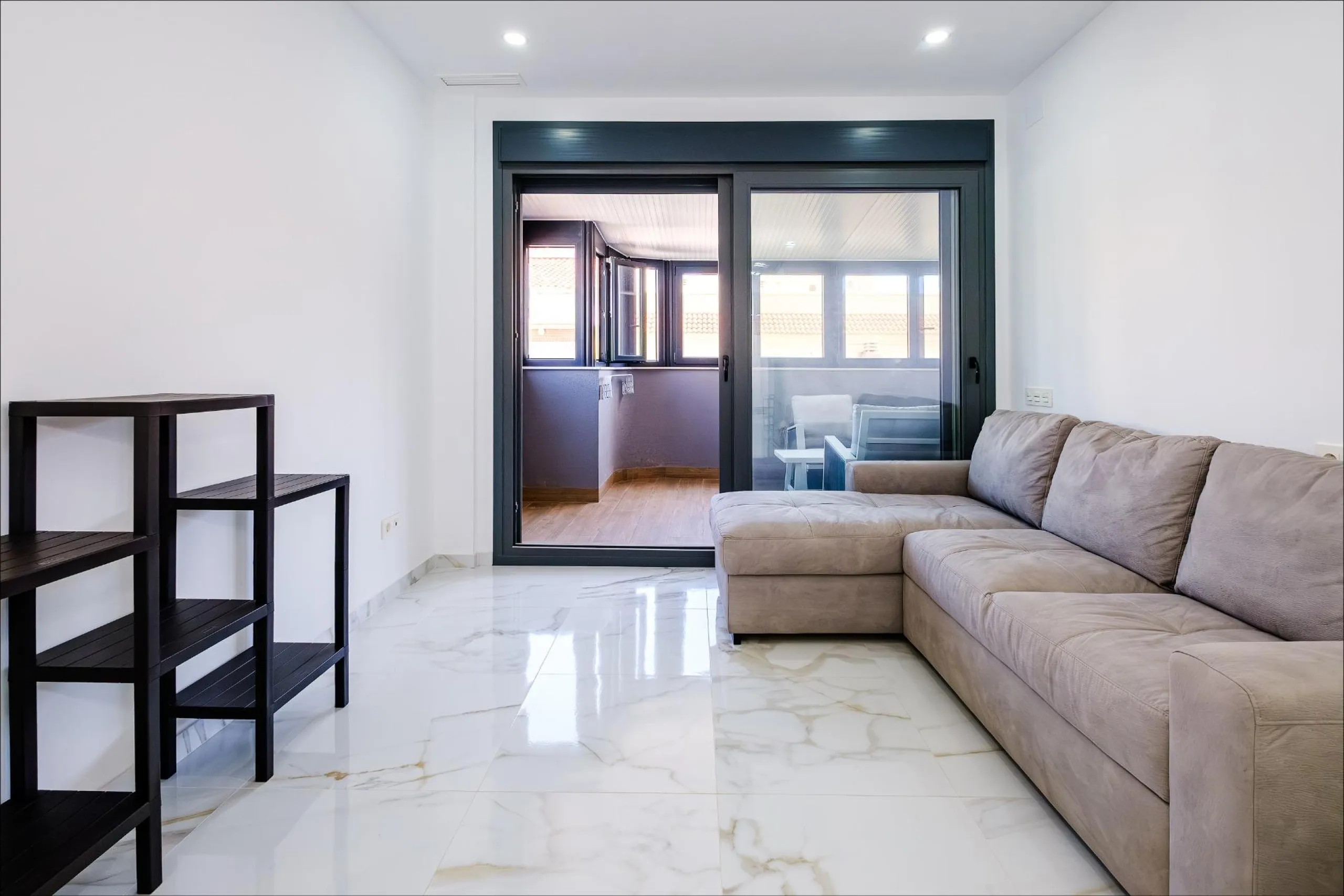 Exclusive Penthouse by the Sea with Two Guest Studios