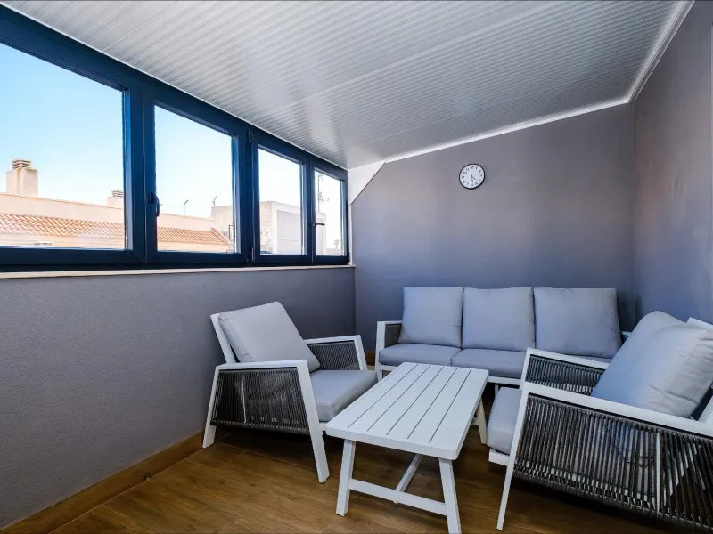 Exclusive Penthouse by the Sea with Two Guest Studios