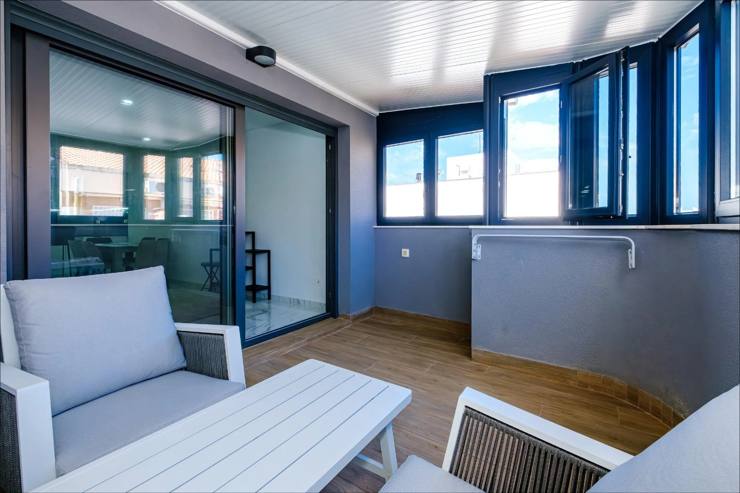 Exclusive Penthouse by the Sea with Two Guest Studios