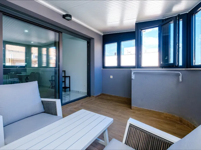 Exclusive Penthouse by the Sea with Two Guest Studios