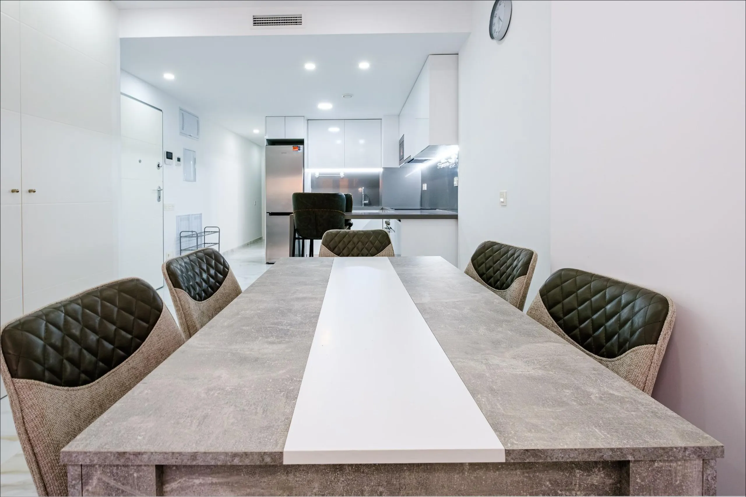 Exclusive Penthouse by the Sea with Two Guest Studios
