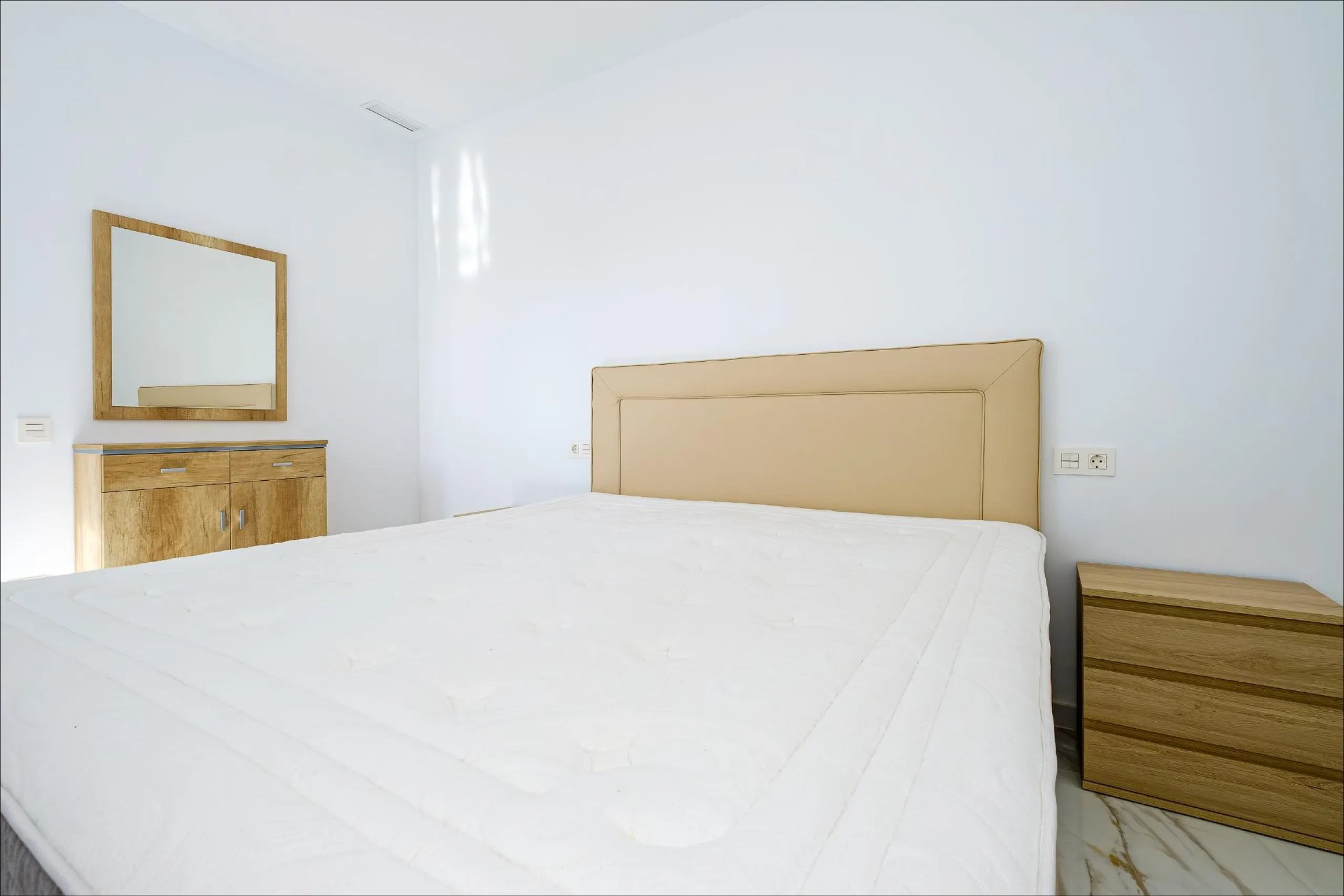 Exclusive Penthouse by the Sea with Two Guest Studios