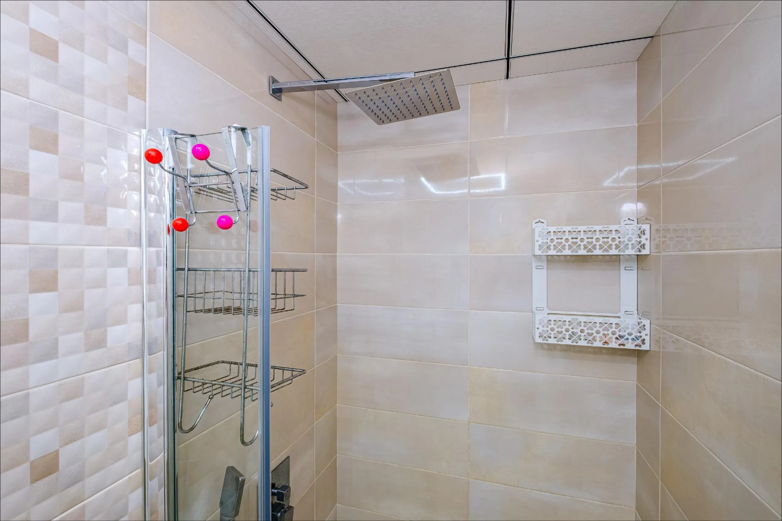 Exclusive Penthouse by the Sea with Two Guest Studios