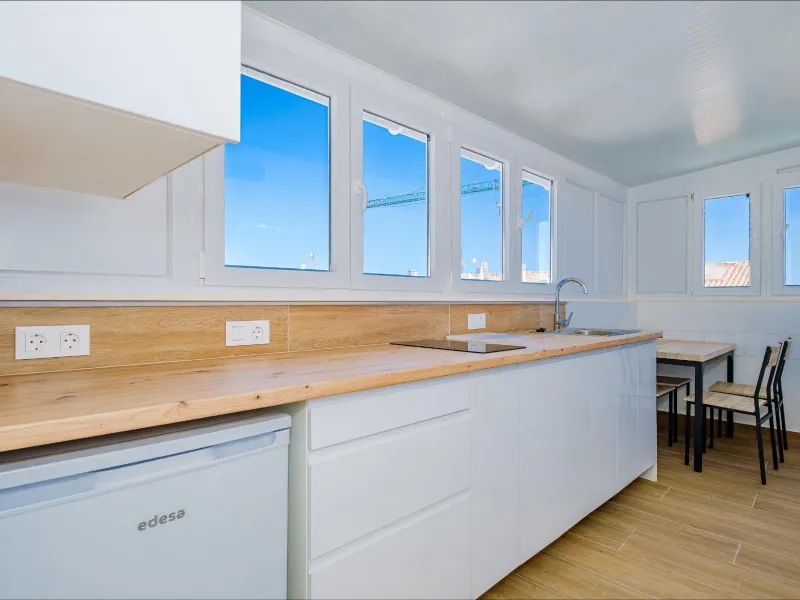 Exclusive Penthouse by the Sea with Two Guest Studios