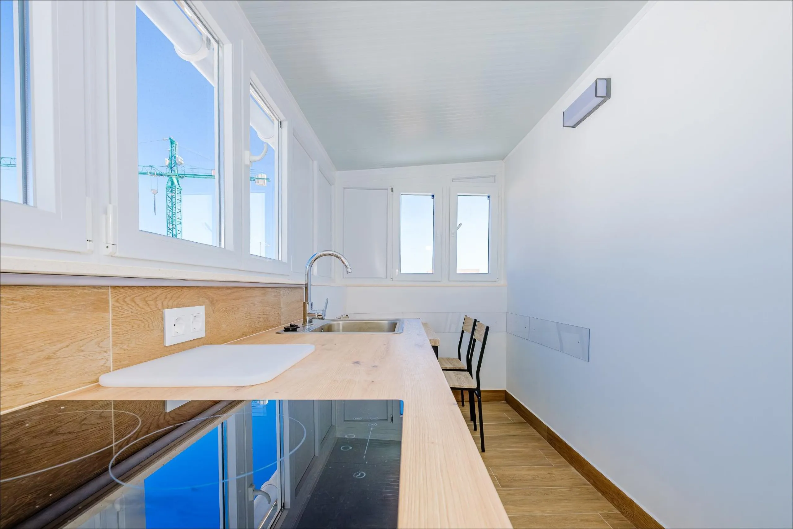 Exclusive Penthouse by the Sea with Two Guest Studios