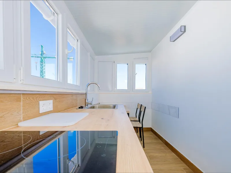 Exclusive Penthouse by the Sea with Two Guest Studios