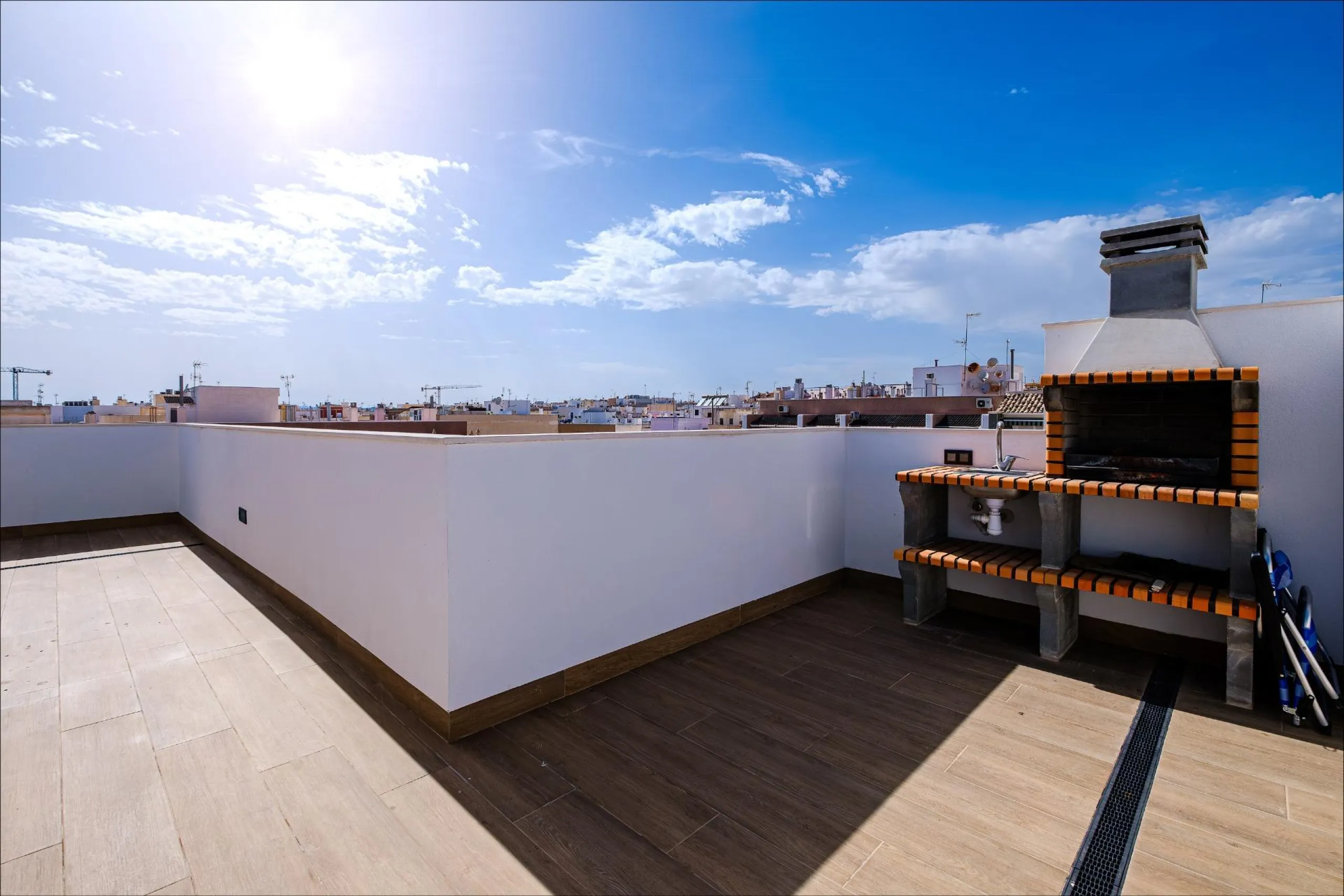 Exclusive Penthouse by the Sea with Two Guest Studios