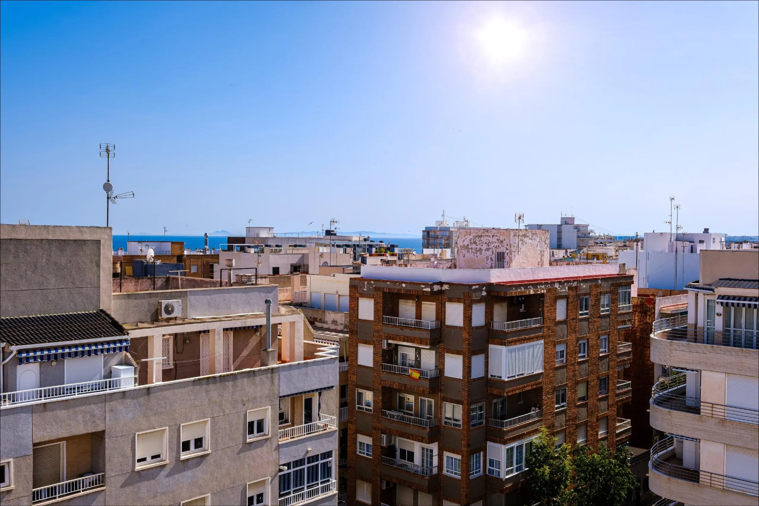 Exclusive Penthouse by the Sea with Two Guest Studios