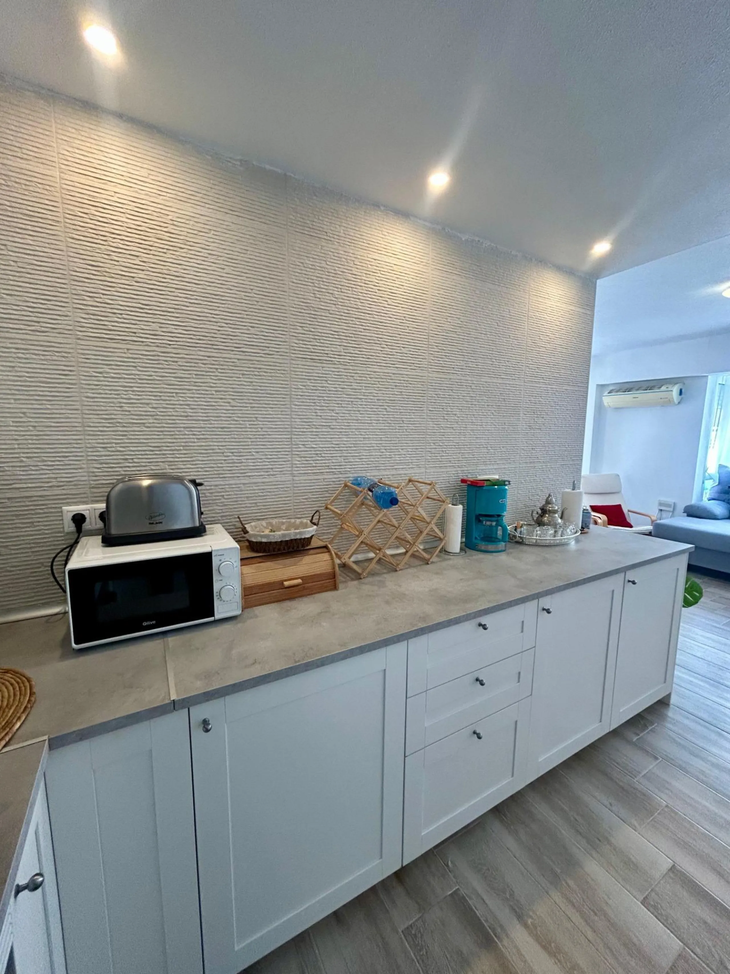 Piso reformado de 3 habitaciones con terraza en pleno centro de Torrevieja I 198.000€