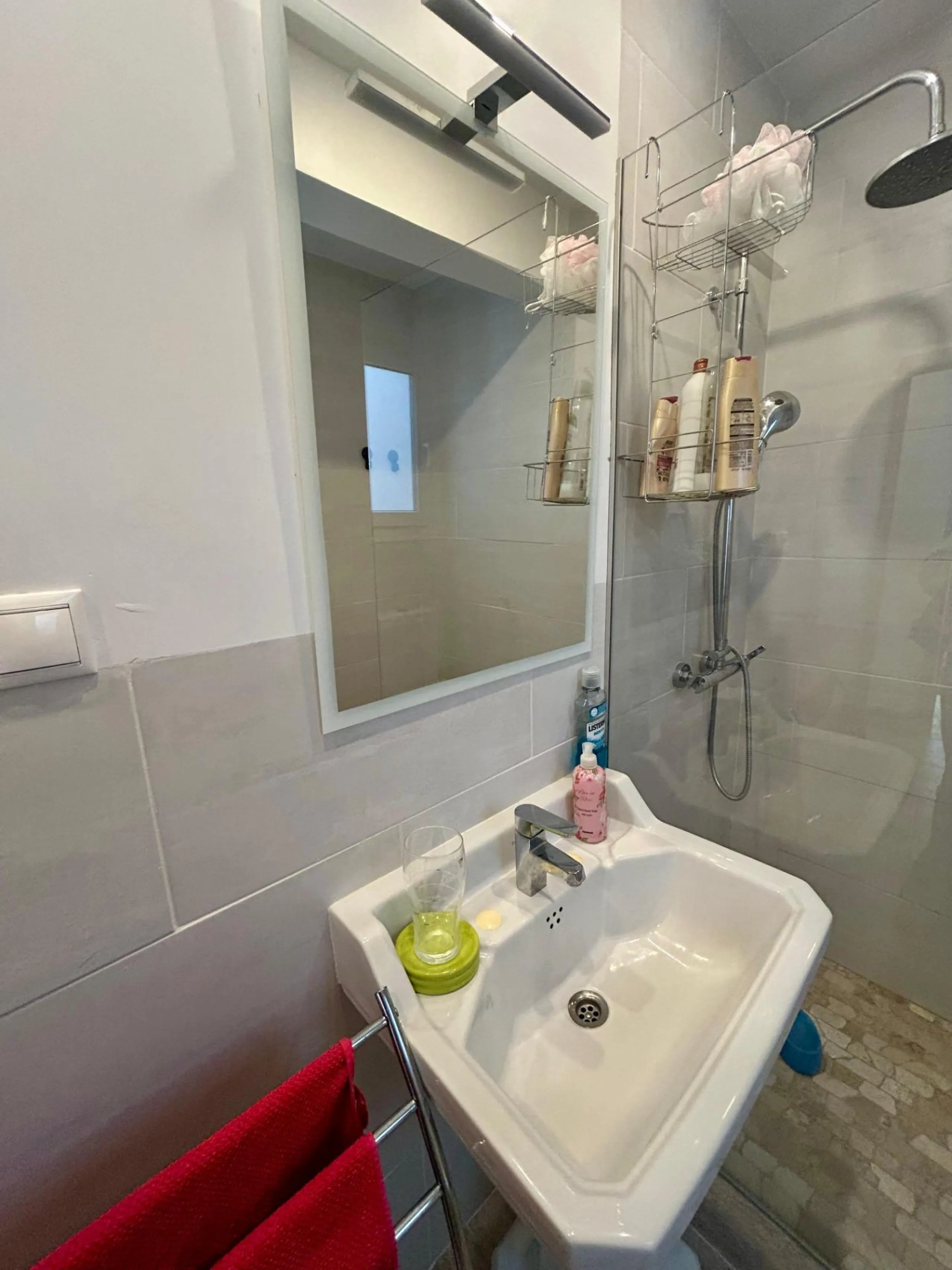 Piso reformado de 3 habitaciones con terraza en pleno centro de Torrevieja I 198.000€