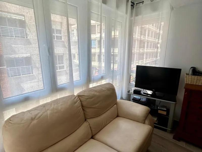 Piso reformado de 3 habitaciones con terraza en pleno centro de Torrevieja I 198.000€