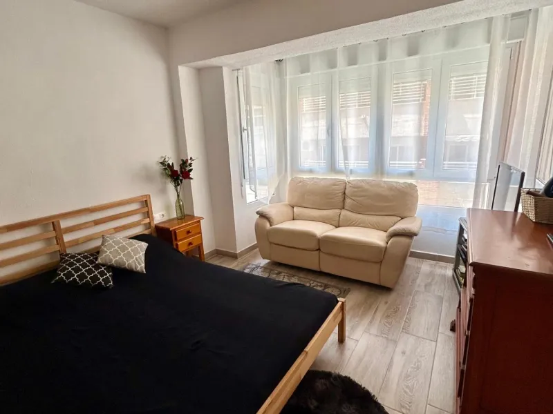 Piso reformado de 3 habitaciones con terraza en pleno centro de Torrevieja I 198.000€