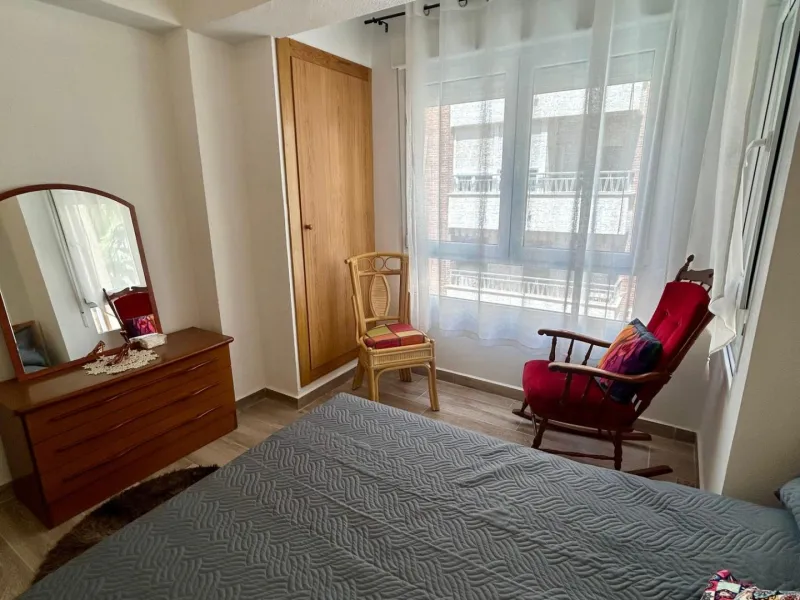 Piso reformado de 3 habitaciones con terraza en pleno centro de Torrevieja I 198.000€