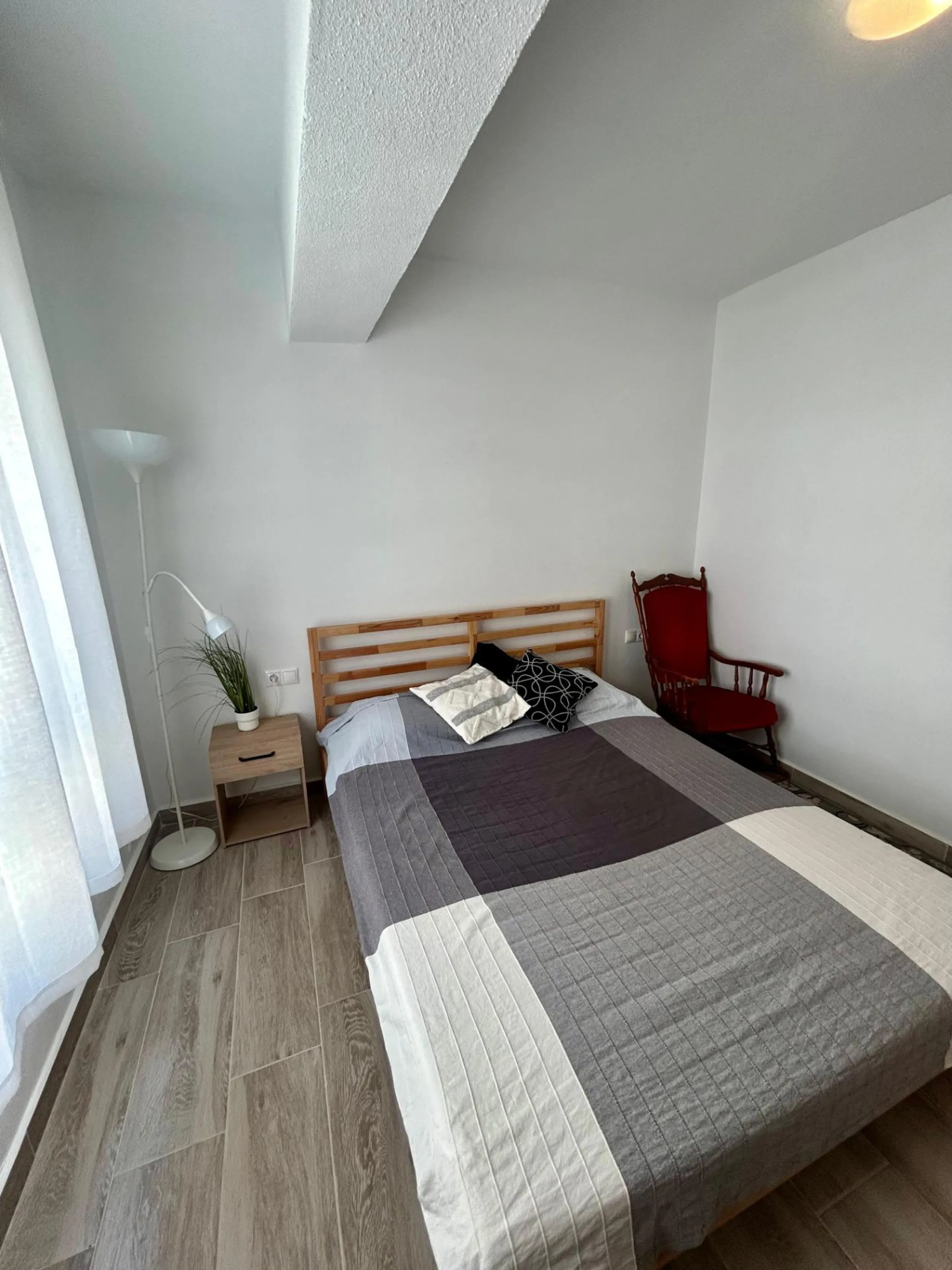 Piso reformado de 3 habitaciones con terraza en pleno centro de Torrevieja I 198.000€