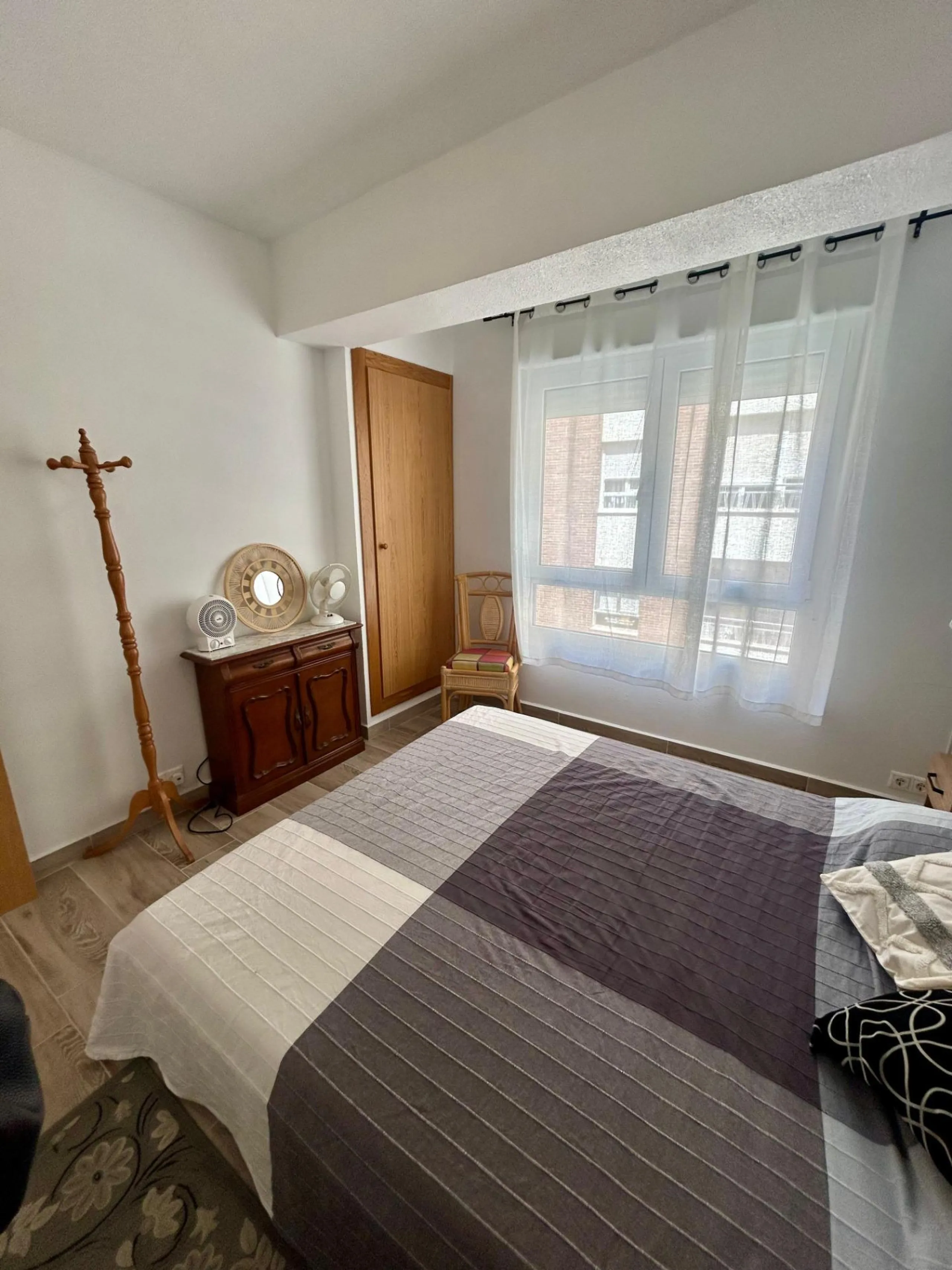 Piso reformado de 3 habitaciones con terraza en pleno centro de Torrevieja I 198.000€
