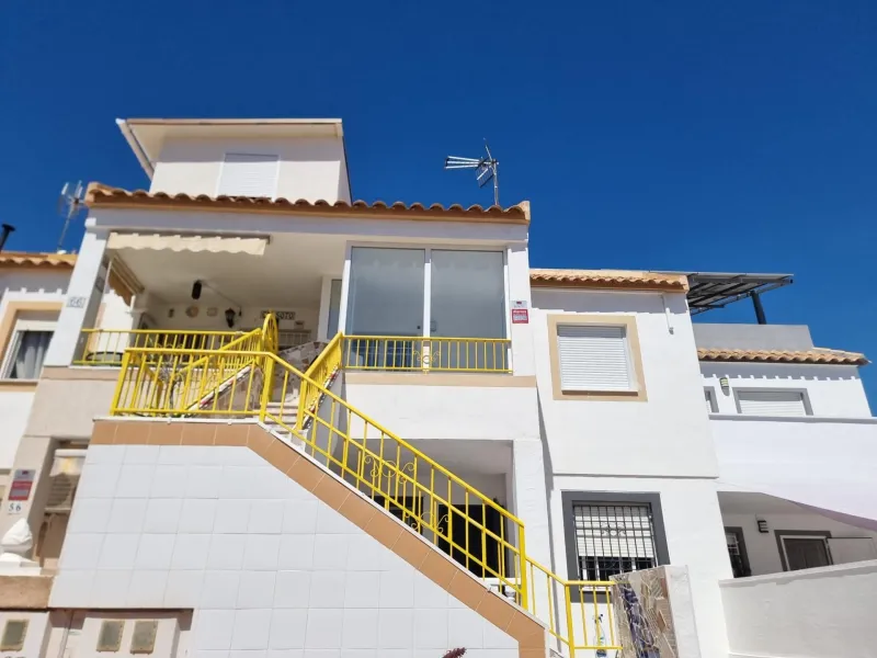 Charming Renovated Bungalow in Torrevieja, Ideal for Enjoying the Sun