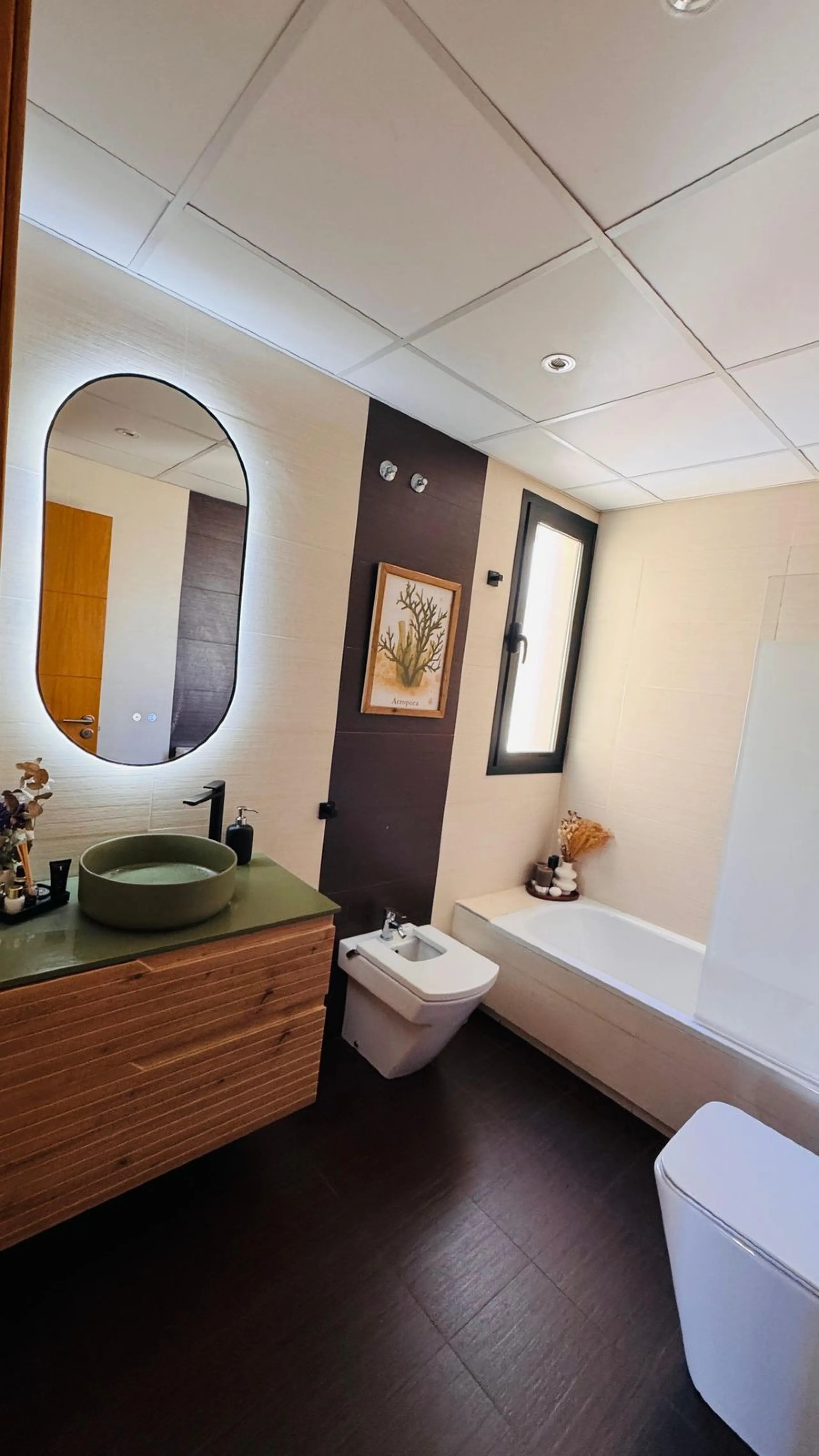Vollständig renovierte 2-Zimmer-Wohnung mit großer 40-m²-Terrasse – Selwo, Estepona