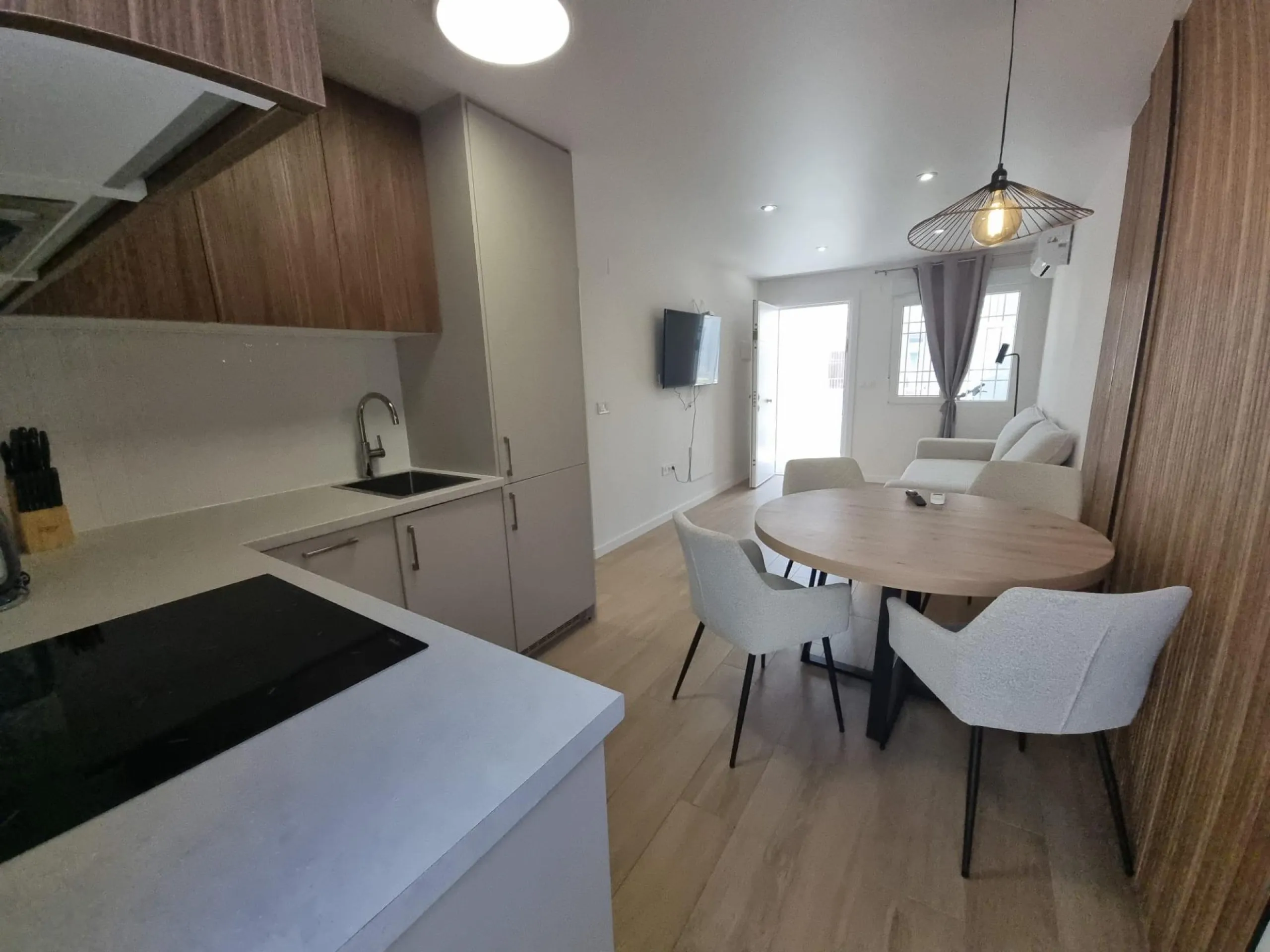 Charming Renovated Bungalow in Torrevieja, Ideal for Enjoying the Sun