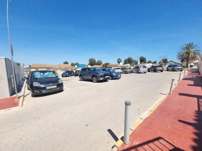 Charming Renovated Bungalow in Torrevieja, Ideal for Enjoying the Sun