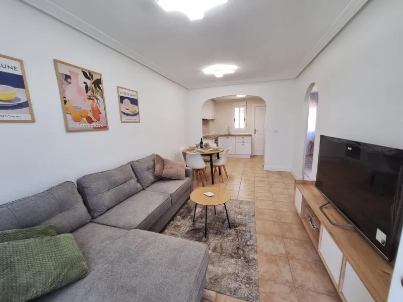 Encantador Bungalow en Torrevieja con Piscina comunitaria y Todo Exterior