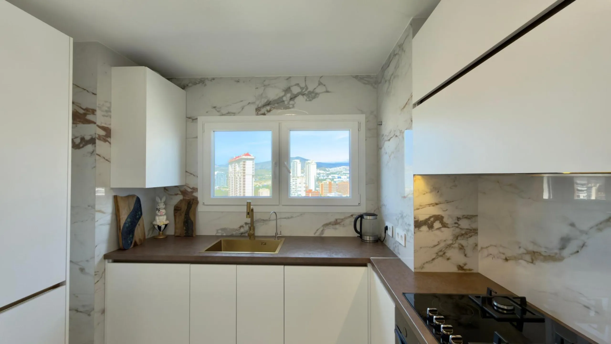 Elegant apartments by the sea in the prestigious area of Poniente, Benidorm