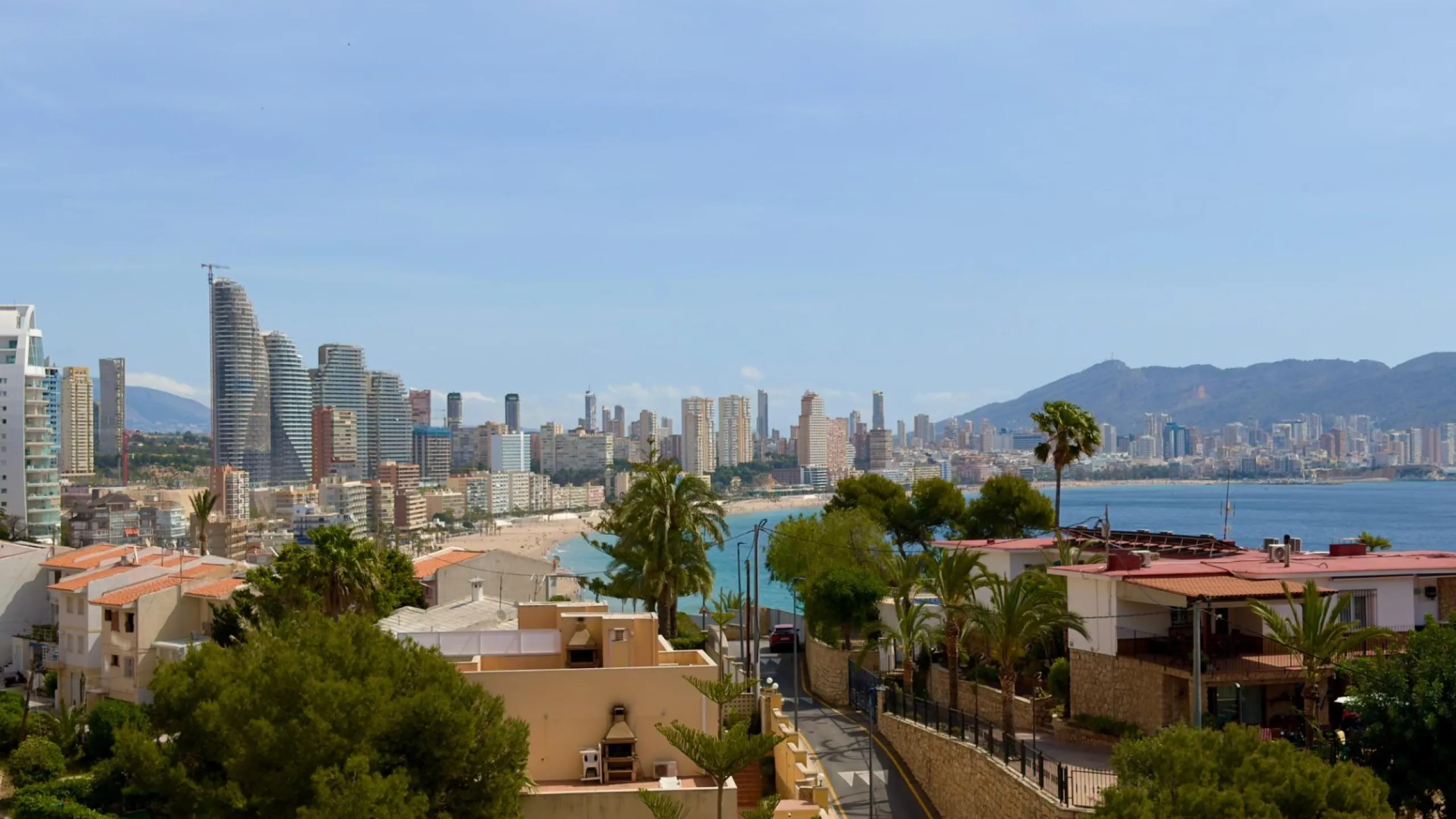 Elegant apartments by the sea in the prestigious area of Poniente, Benidorm