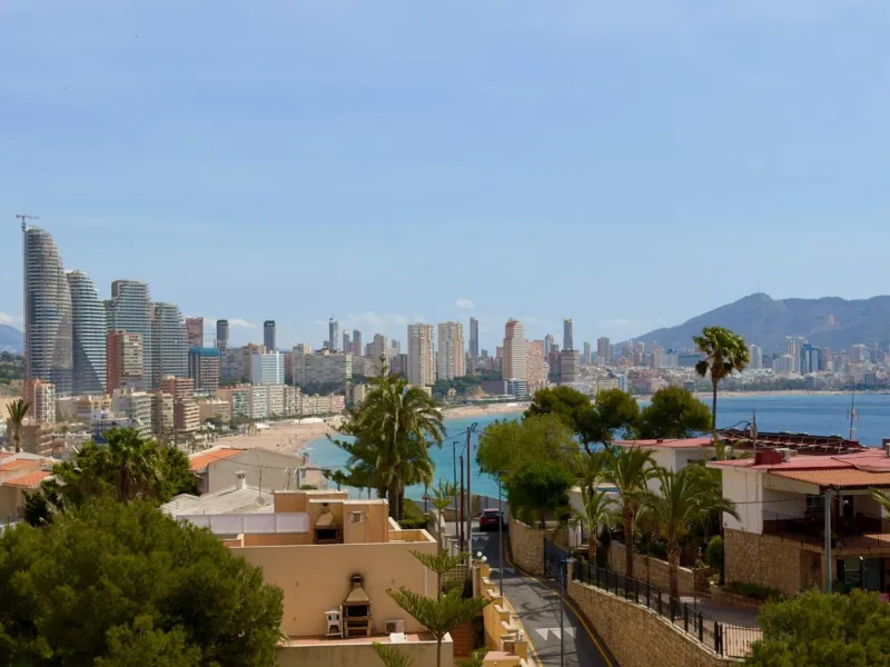 Elegant apartments by the sea in the prestigious area of Poniente, Benidorm
