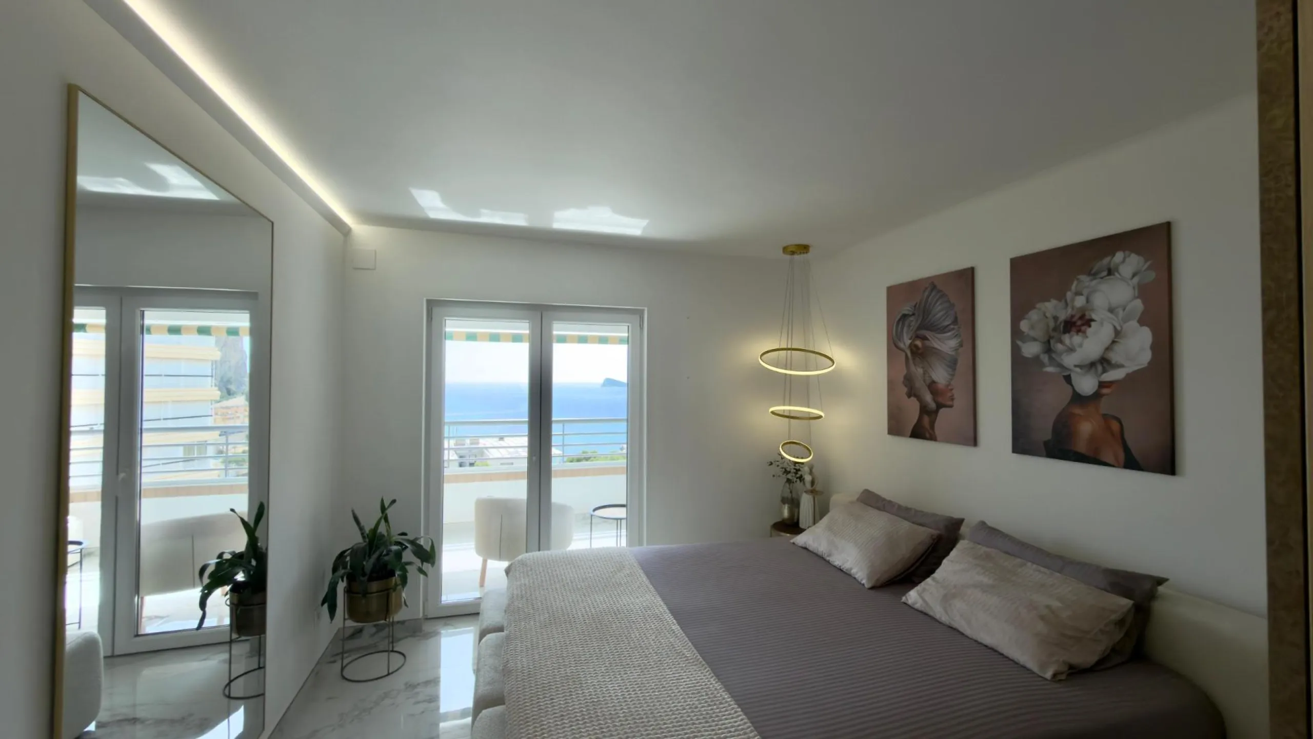 Elegant apartments by the sea in the prestigious area of Poniente, Benidorm