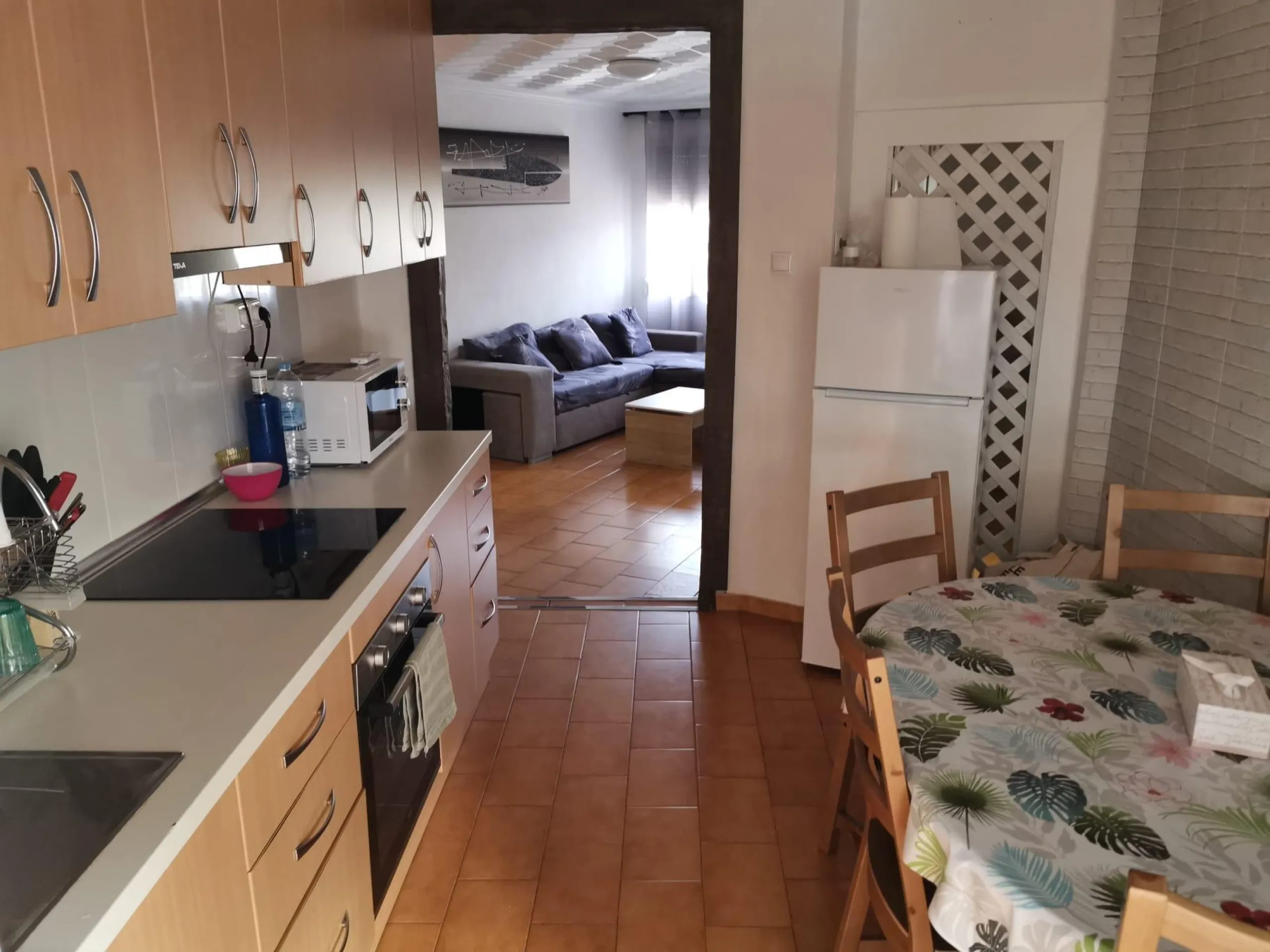 Acogedor Piso en Carolinas Altas, Alicante - Ideal para Entrar a Vivir