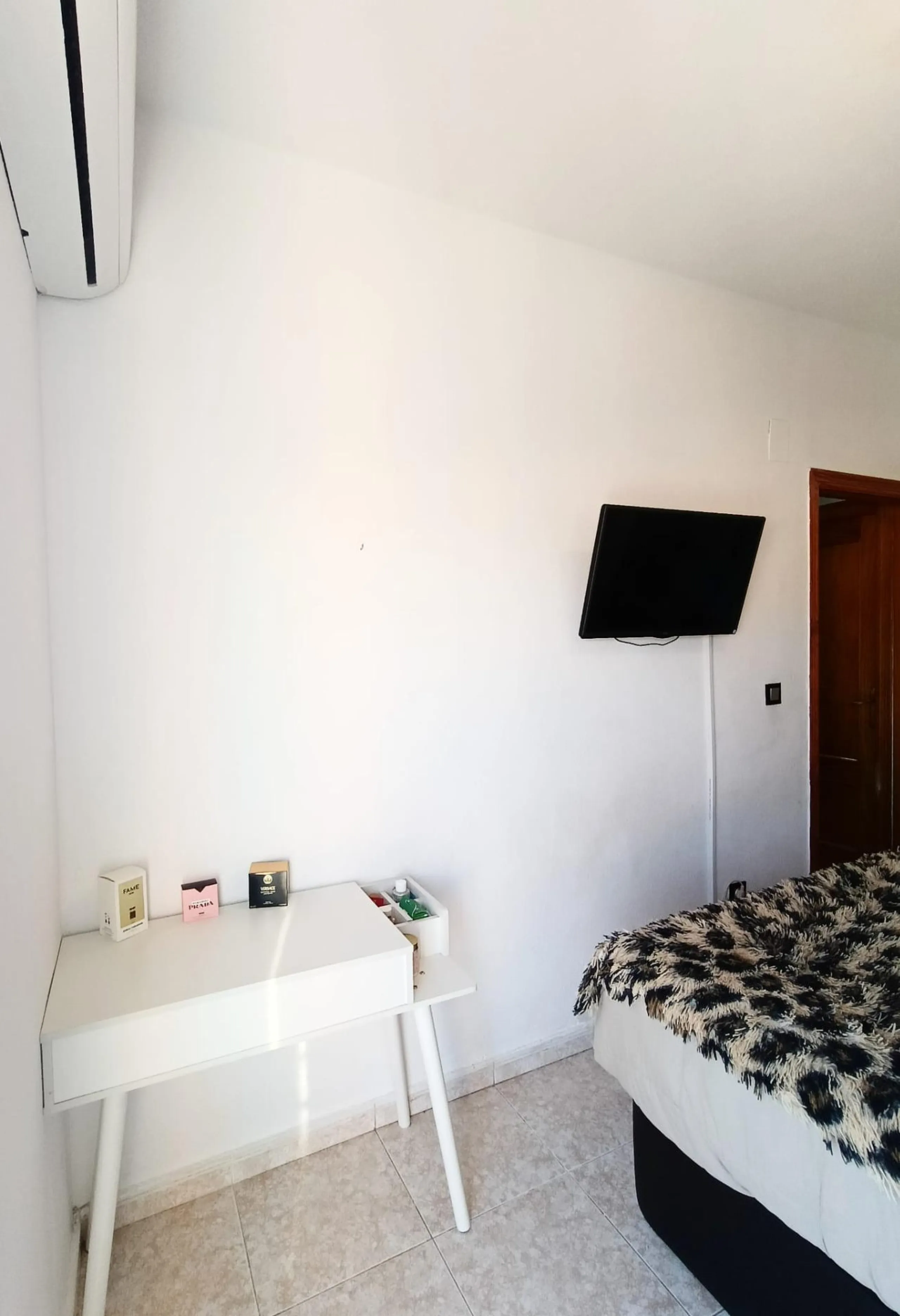 3 BEDROOM, 2 BATHROOM TOWNHOUSE WITH POOL IN LA LAGUNA DE TORREVIEJA