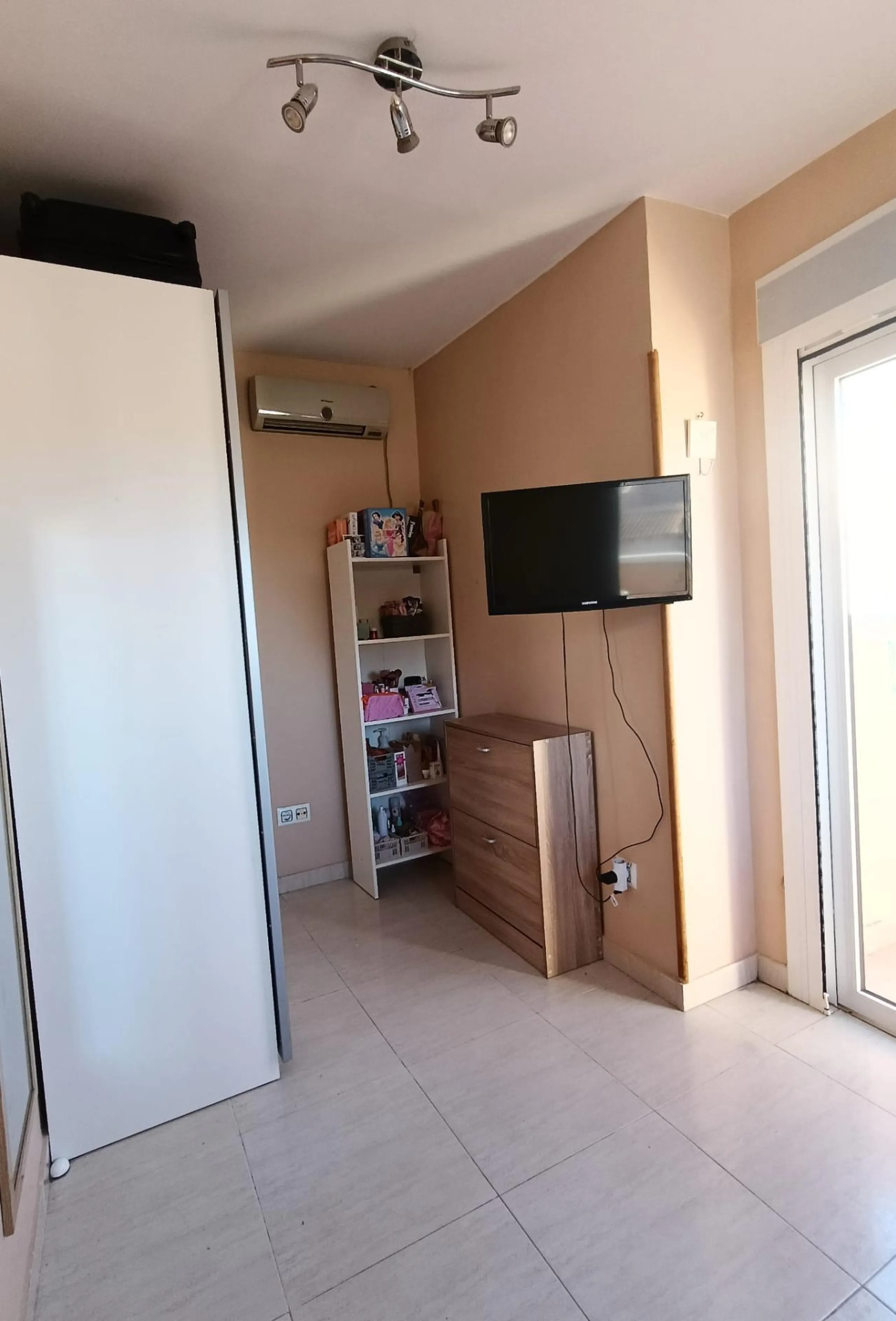 3 BEDROOM, 2 BATHROOM TOWNHOUSE WITH POOL IN LA LAGUNA DE TORREVIEJA