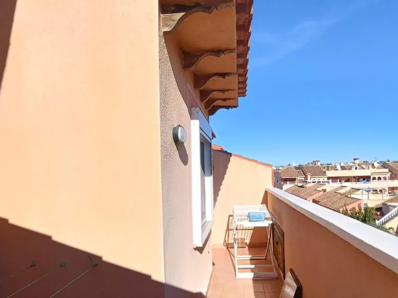 3 BEDROOM, 2 BATHROOM TOWNHOUSE WITH POOL IN LA LAGUNA DE TORREVIEJA