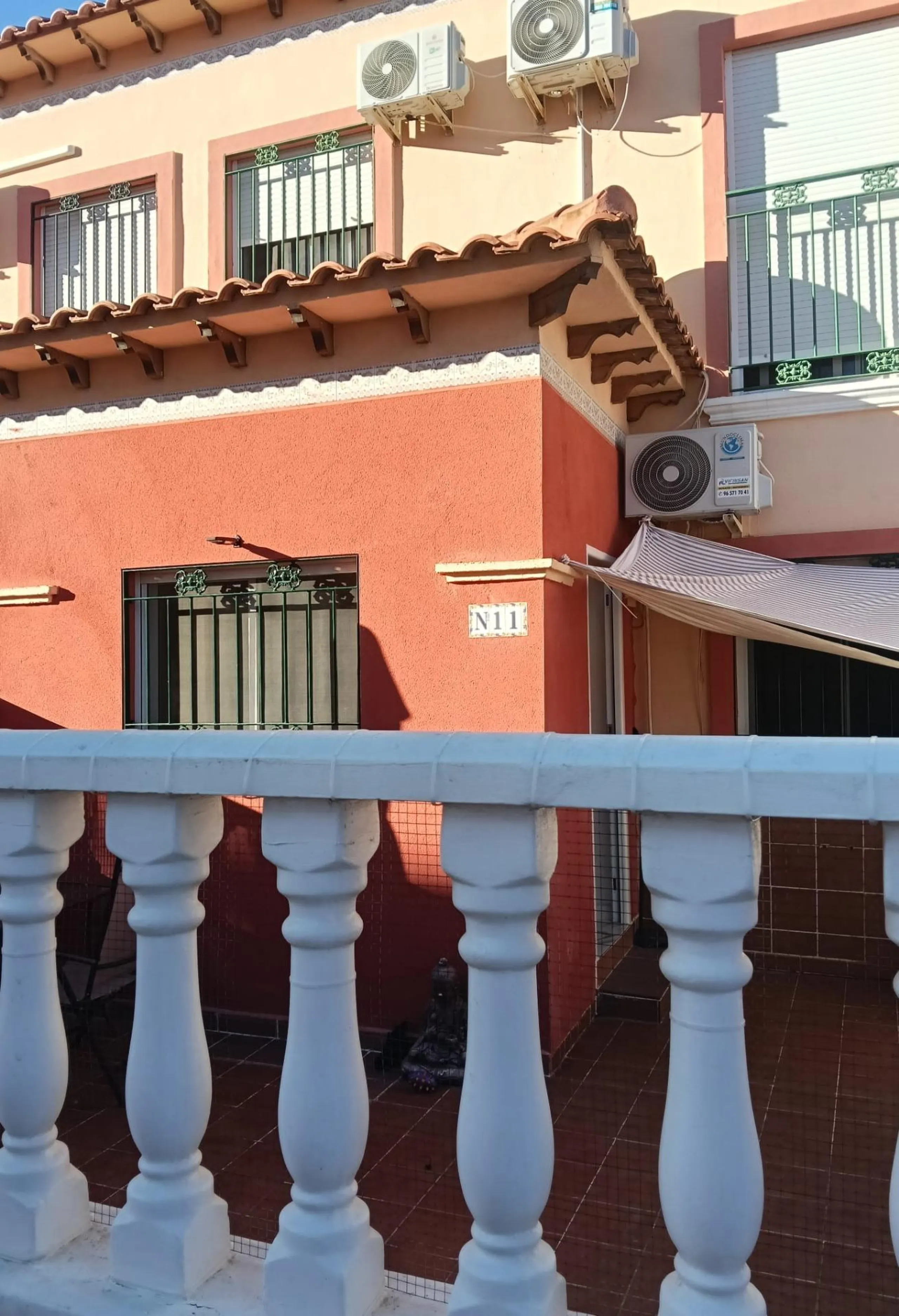3 BEDROOM, 2 BATHROOM TOWNHOUSE WITH POOL IN LA LAGUNA DE TORREVIEJA