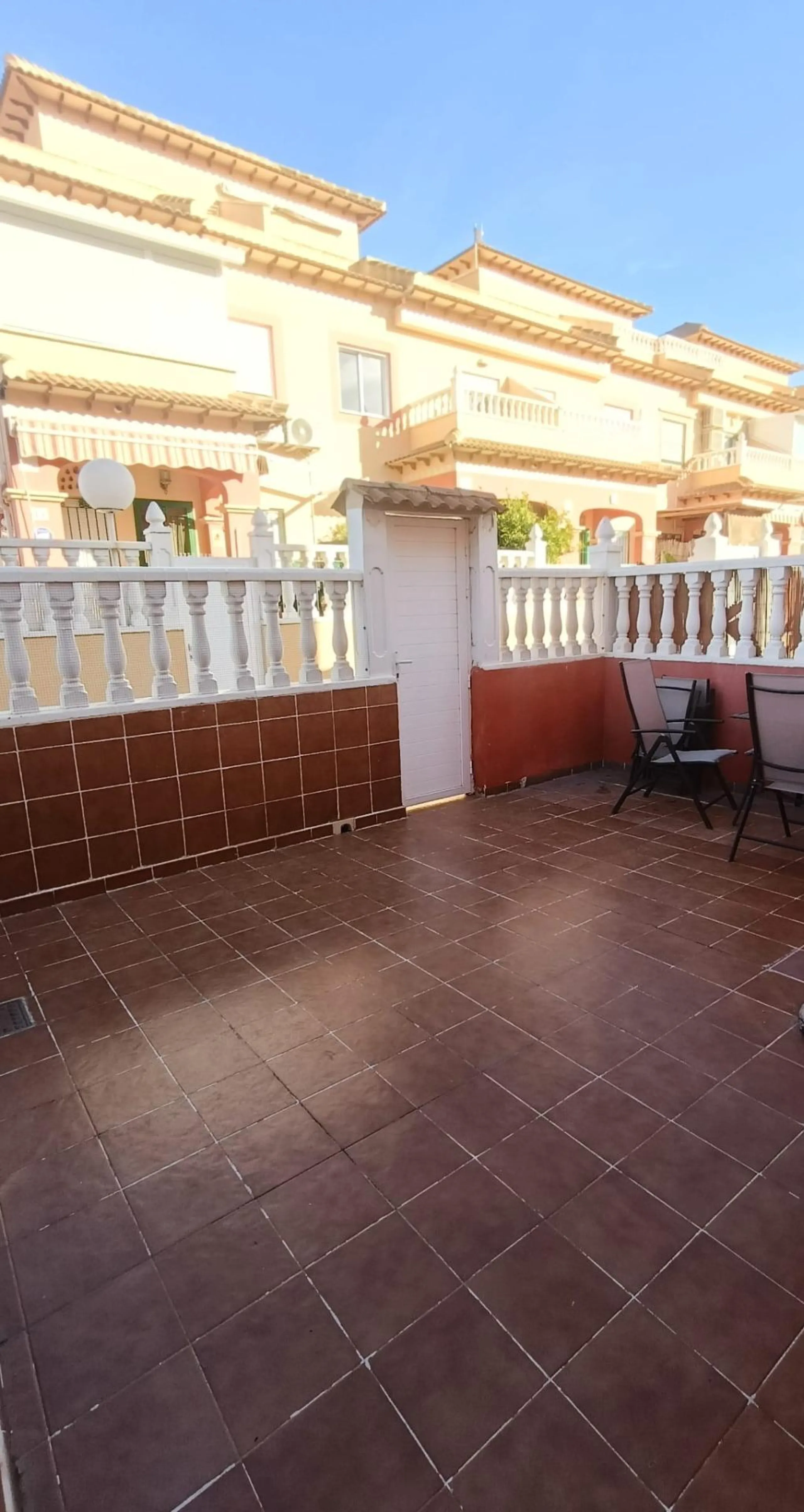 3 BEDROOM, 2 BATHROOM TOWNHOUSE WITH POOL IN LA LAGUNA DE TORREVIEJA