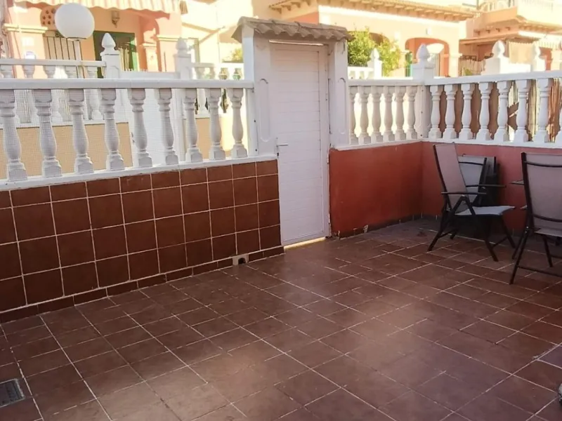 3 BEDROOM, 2 BATHROOM TOWNHOUSE WITH POOL IN LA LAGUNA DE TORREVIEJA