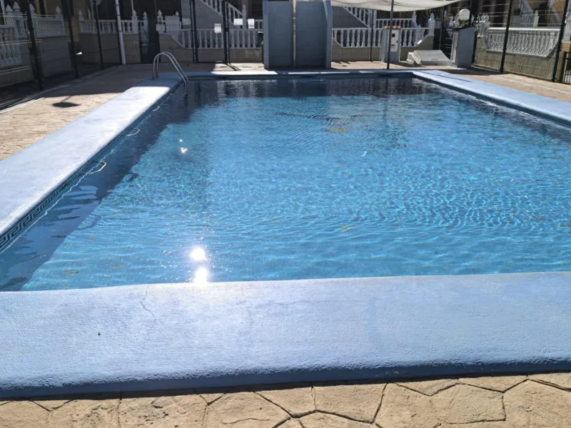 3 BEDROOM, 2 BATHROOM TOWNHOUSE WITH POOL IN LA LAGUNA DE TORREVIEJA