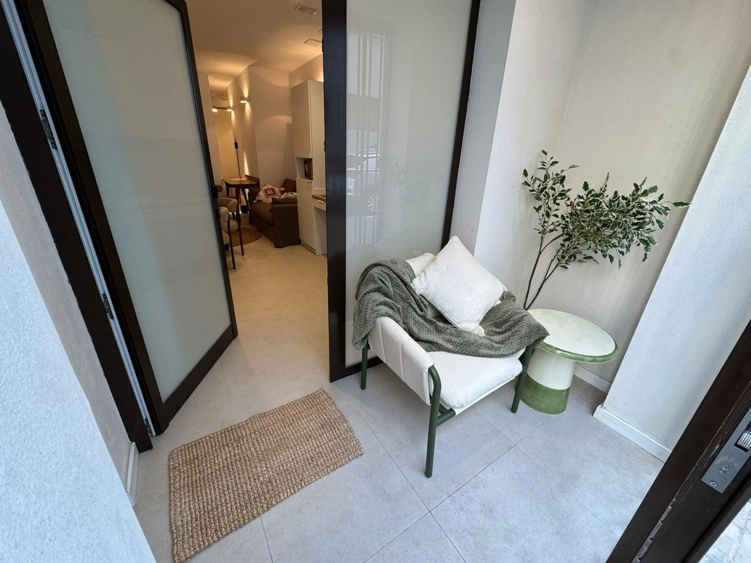 Investment Opportunity – 6 Fully Renovated Apartments Near the Sea in Valencia